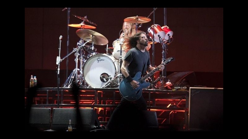 Annullato il tour dei Foo Fighters per la tragedia di Parigi