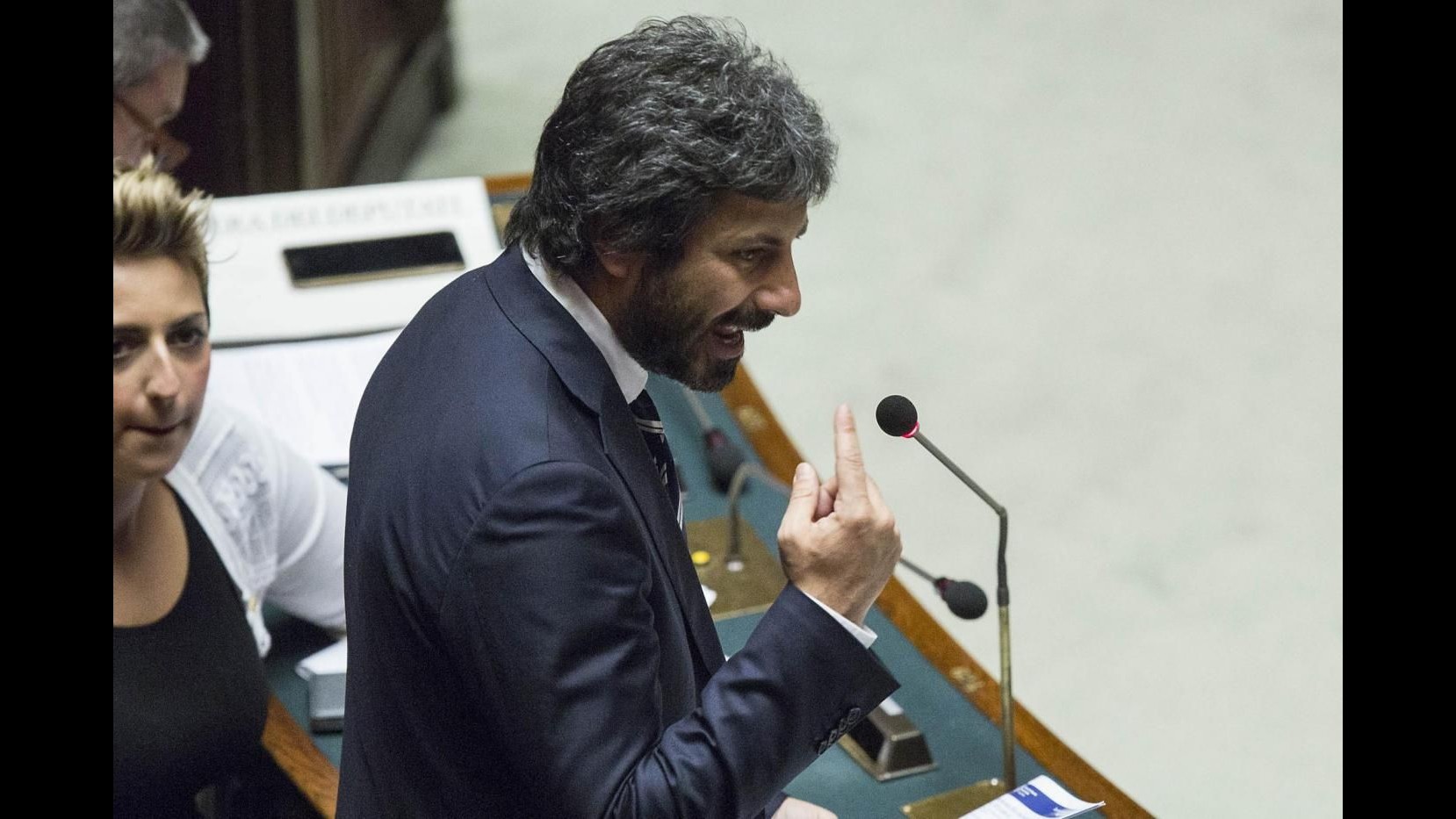 Campania, M5S presenta mozione di sfiducia: Renzi? Non twitta più
