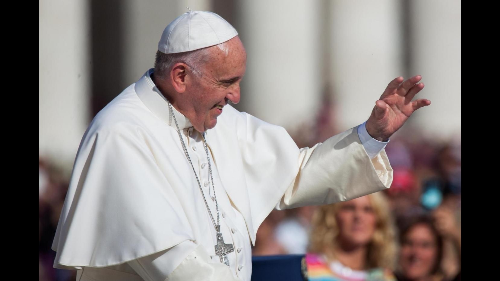 Vaticano, Papa: La grande bellezza è Dio. Non idolatrate beni terreni