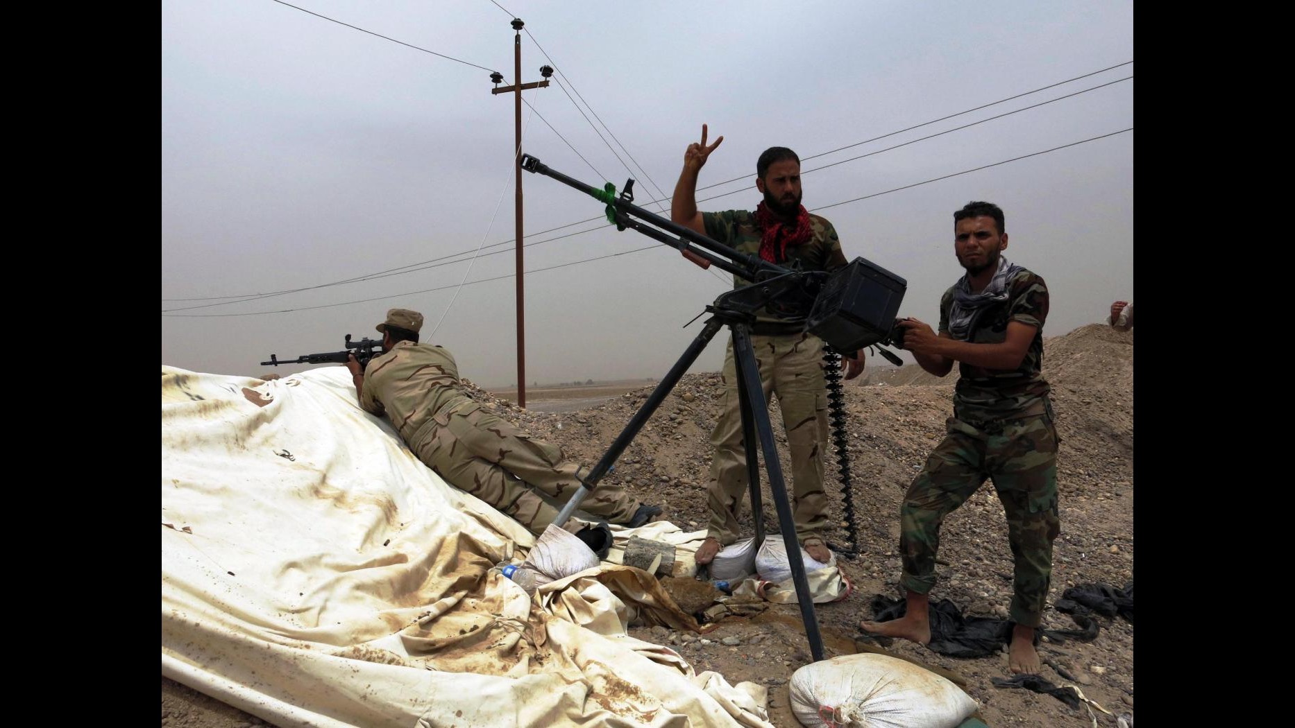 Isis, esercito Iraq lancia offensiva su 3 fronti per liberare Ramadi