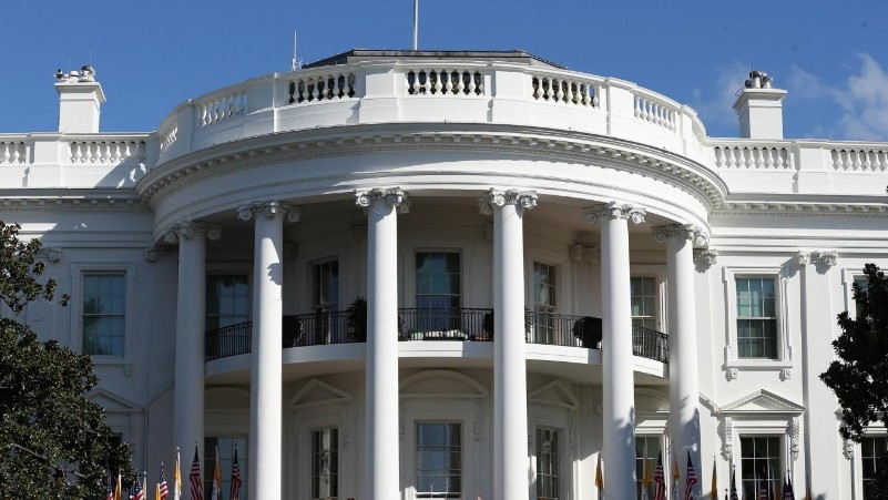 Usa, foto porno a una 14enne: arrestato un agente del Secret Service