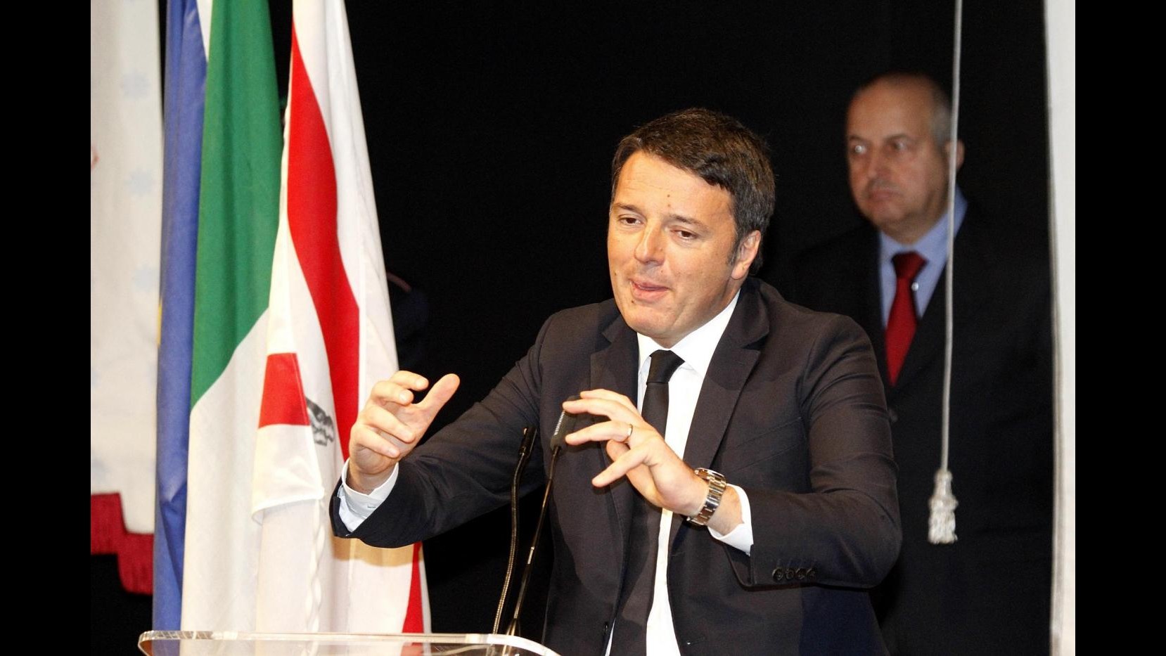 Renzi: Pil? Forse chiudiamo allo 0,8%, i segnali di una ripartenza ci sono