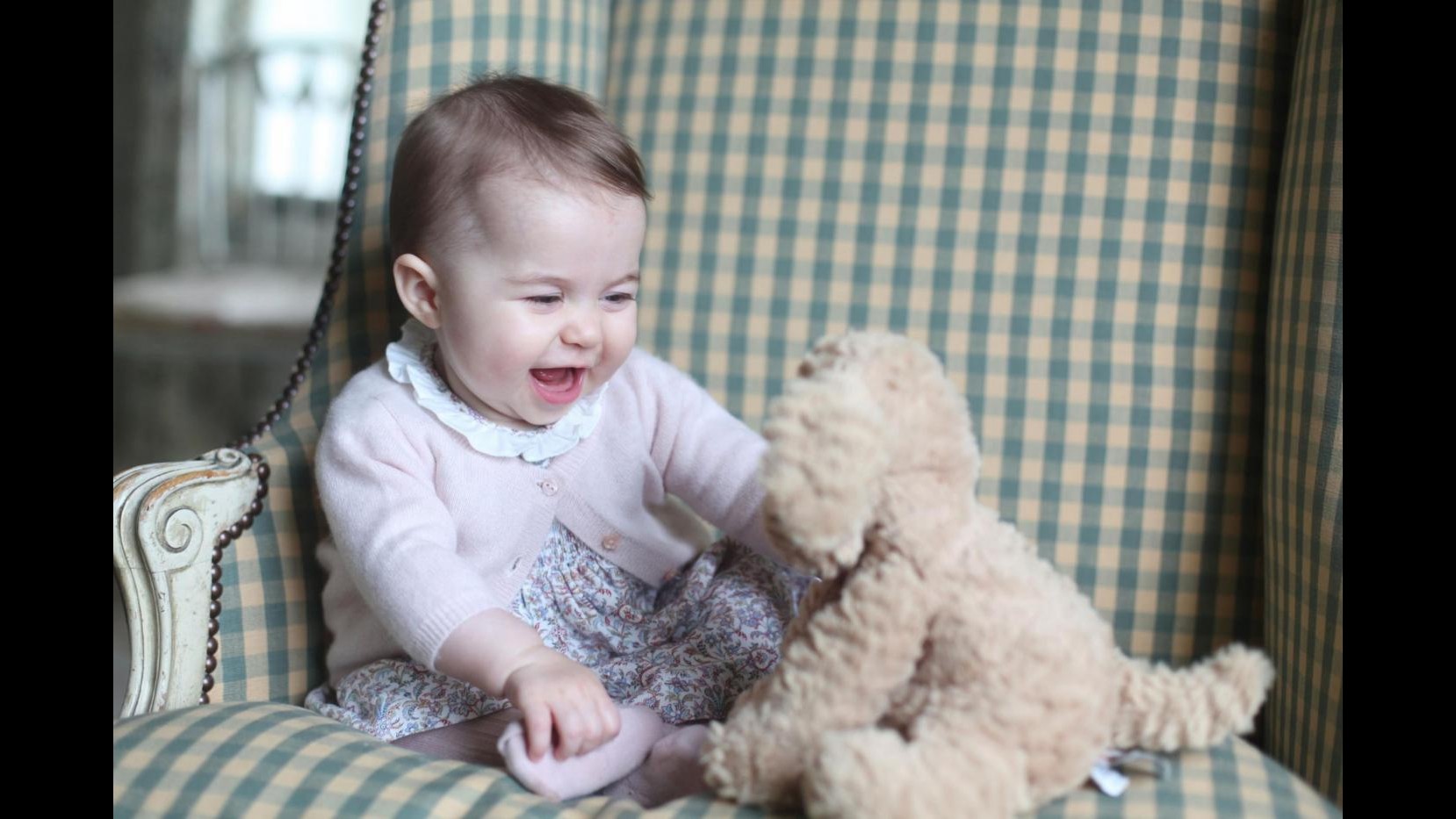 I primi 6 mesi della principessa Charlotte nelle foto di Kate