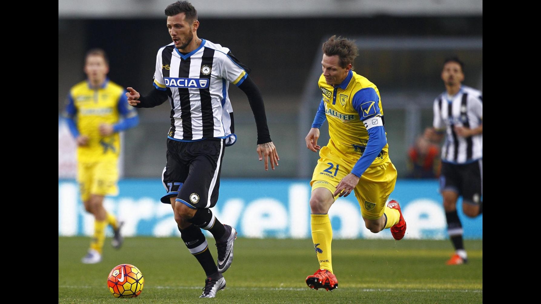 Serie A, super Thereau: Udinese sorprende Chievo al Bentegodi