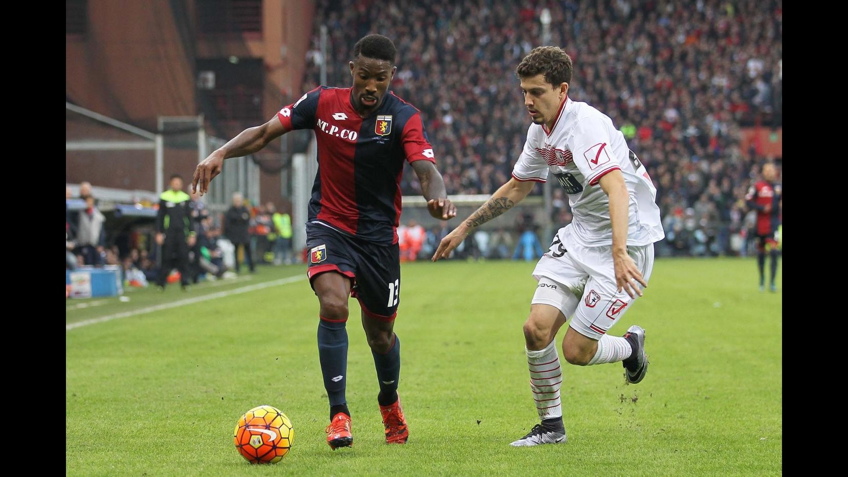 Serie A, rimonta Carpi a Genova: Castori ok con Borriello-Zaccardo