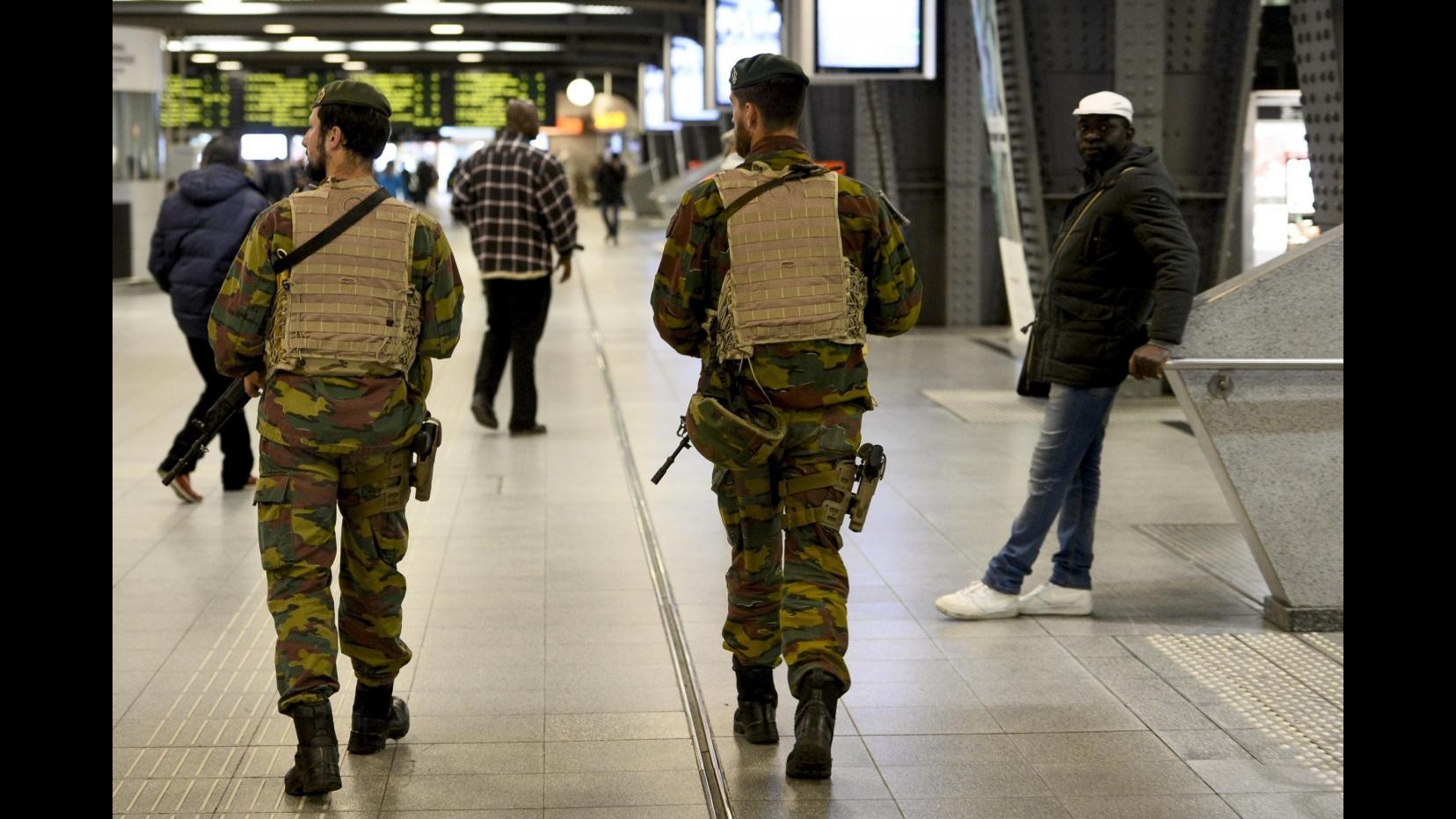Bruxelles, cala il livello di allerta ma i centri culturali e i locali restano chiusi