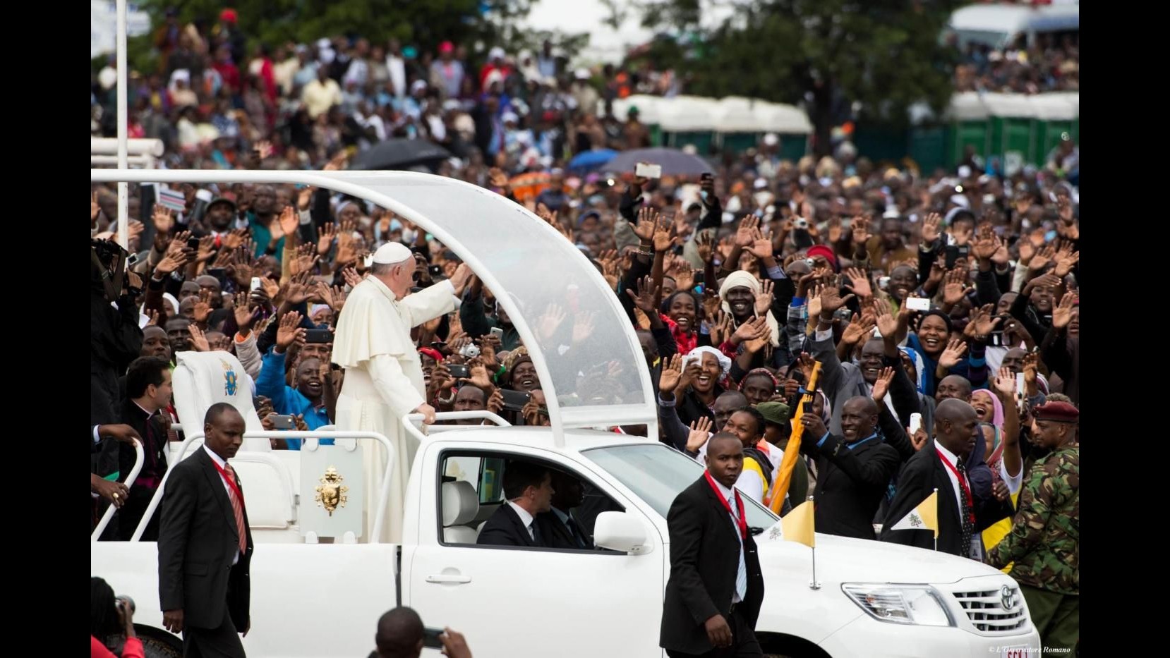Kenya, Papa: Disoccupazione spinge a terrorismo. Dio più forte di reclutamento