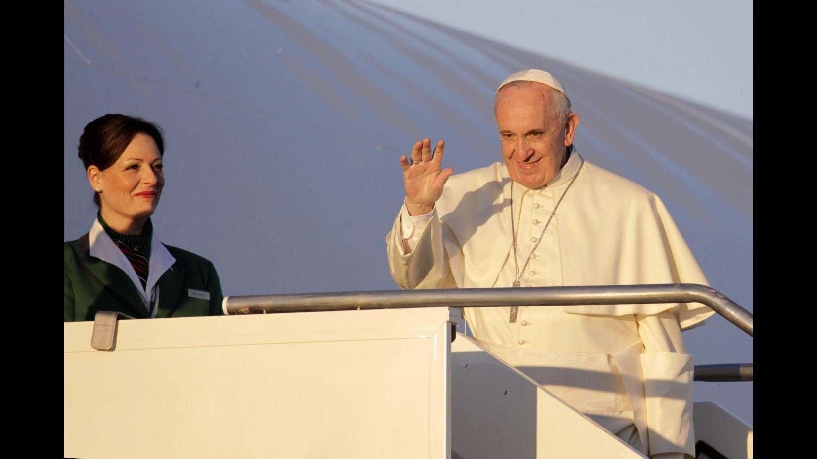 Papa in aereo: Vado con gioia in Africa, viaggio dia buoni frutti