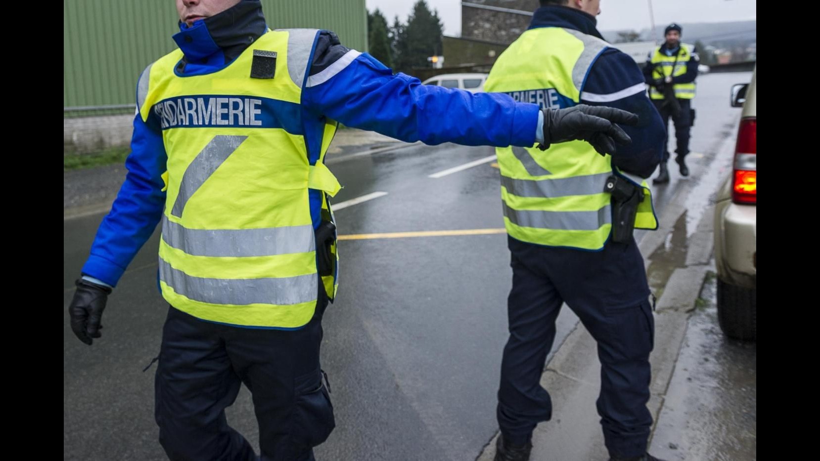 Francia, fonte polizia: Tra ostaggi ci sarebbero direttore banca e famiglia