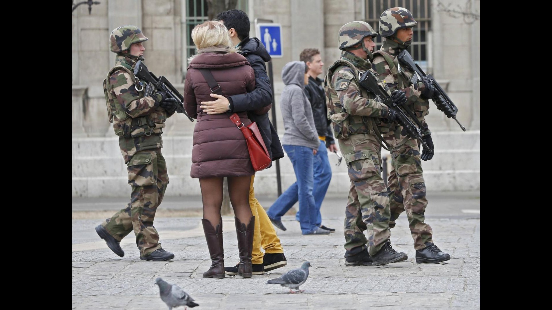 Parigi, procuratore Salvi: Serve identificazione capillare dei migranti