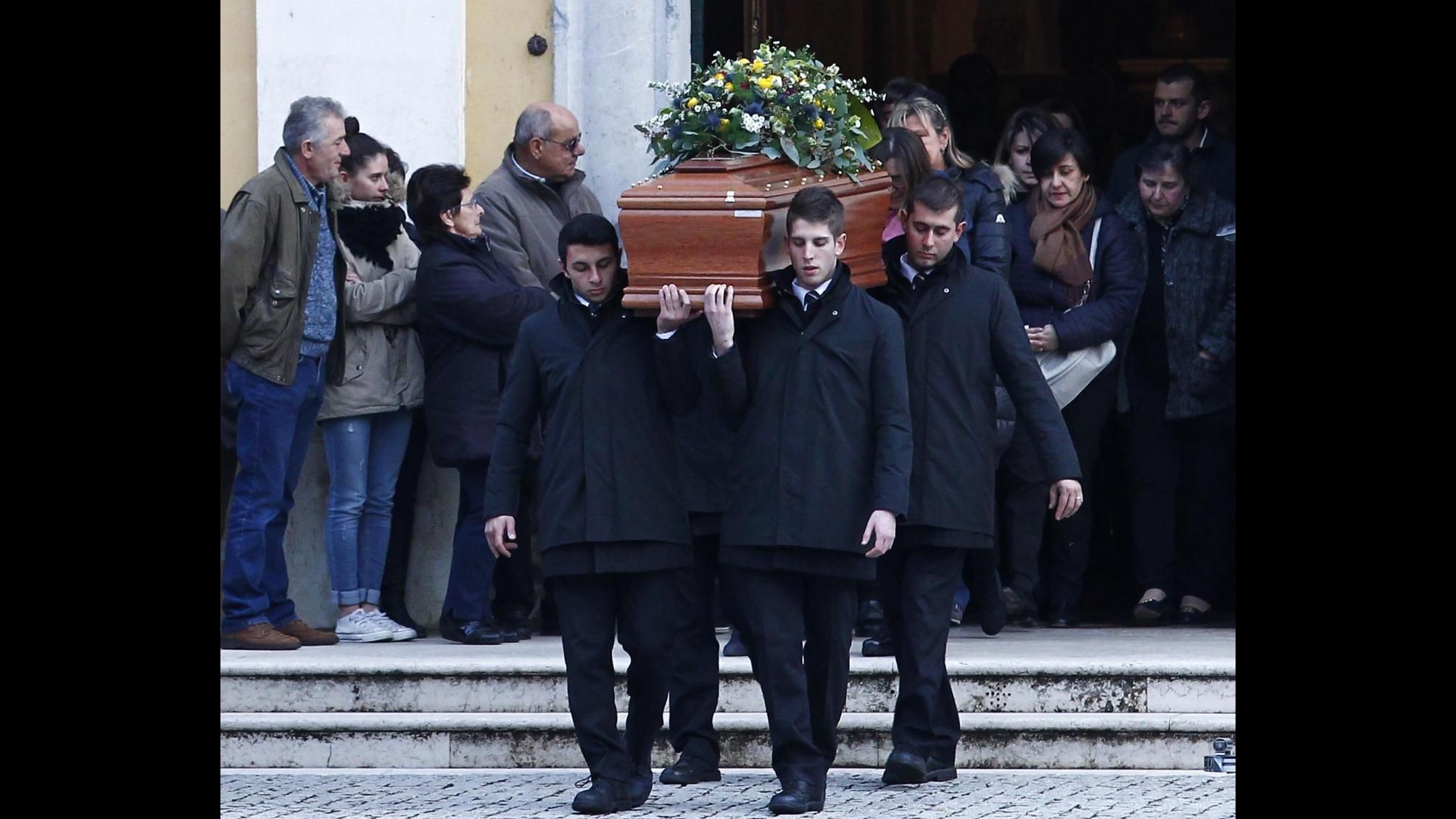 Vita in diretta, ai funerali di Ghirardini assenti i Bozzoli
