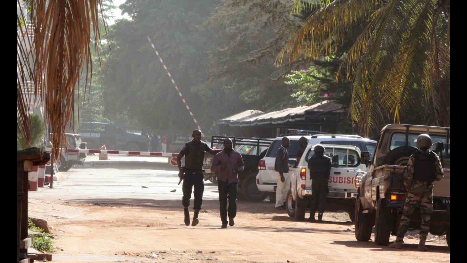 Mali, continua stato di emergenza: sulle tracce di 3 sospetti