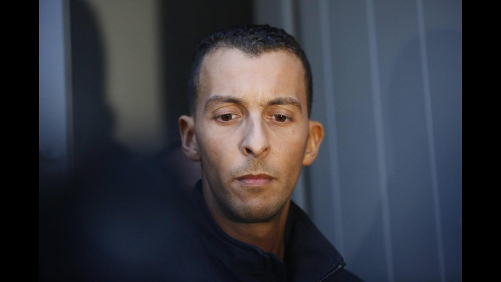 Parigi, fratello Salah: Si consegni, meglio in carcere che morto
