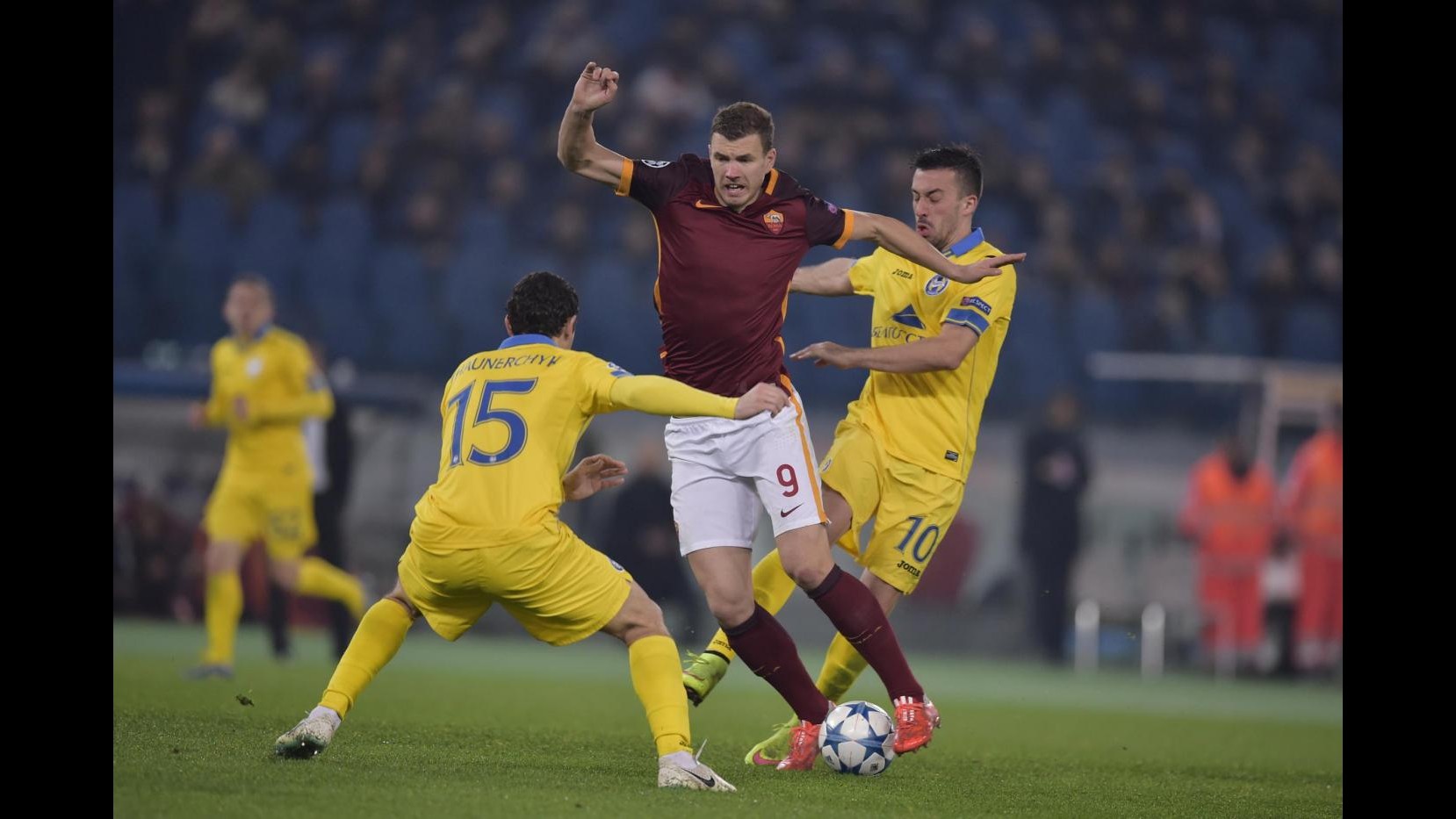 Champions: Roma agli ottavi fra i fischi, solo 0-0 con Bate Borisov