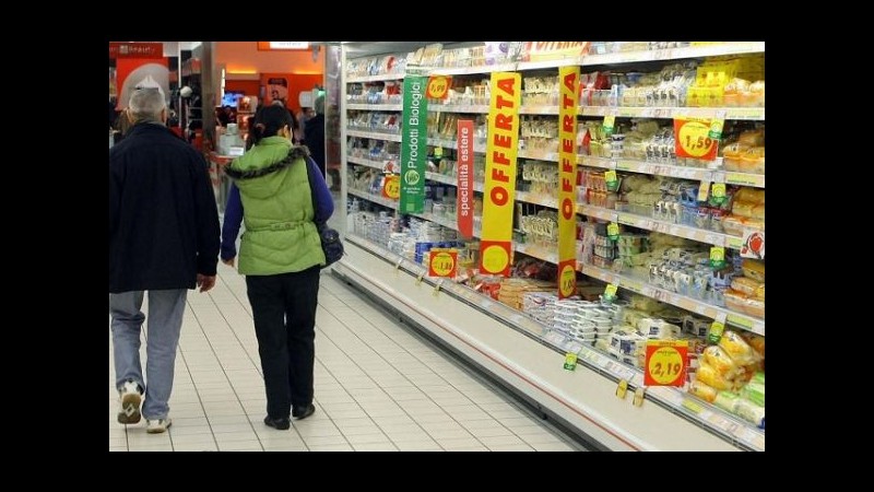 Roma, rapina con ostaggi in supermercato di periferia