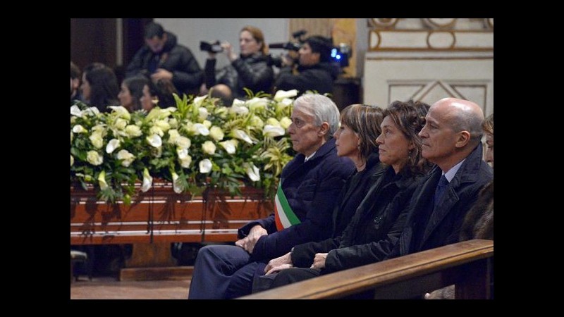 Milano dice addio a Krizia. Pisapia ai funerali: Geniale e attenta al sociale