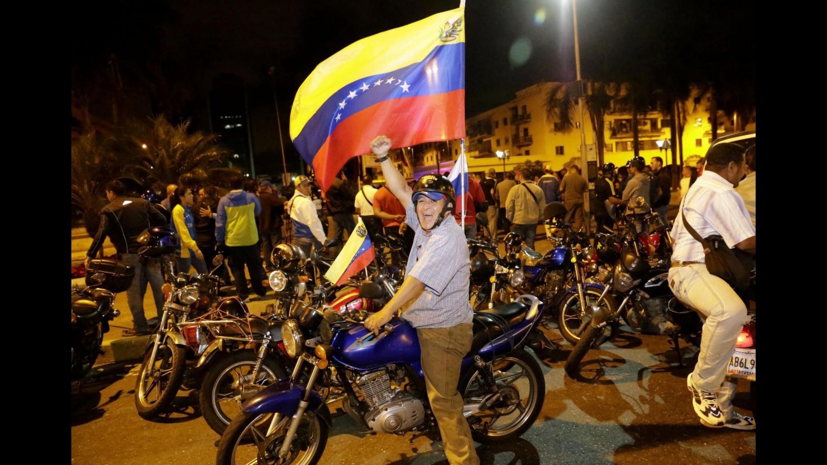 Venezuela, il presidente Maduro ammette sconfitta: all’opposizione vanno 99 seggi