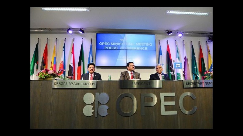 Petrolio, riunione Opec: nessun accordo, produzione invariata