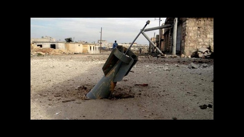 Siria, attivisti: 35 morti, tra cui 6 bimbi, in raid periferia Damasco