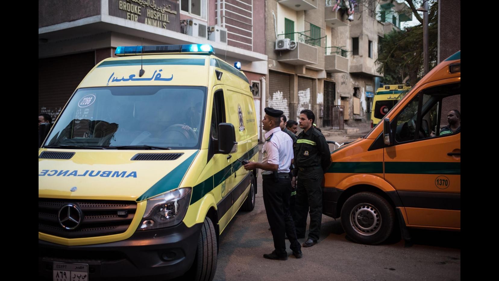Egitto, esplosione in un ristorante al Cairo: un attacco con molotov uccide 16 persone