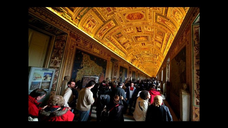 Biglietti ‘salta code’ per Musei Vaticani: agenzia denunciata per evasione