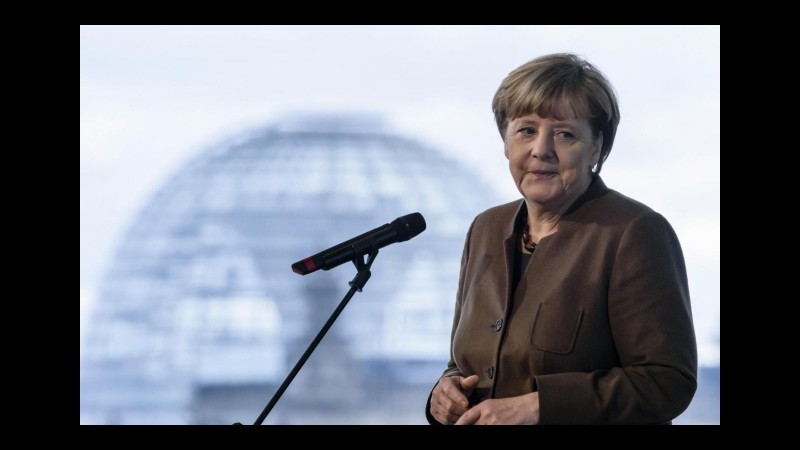 Migranti, Merkel: Incoraggiante proposta Commissione su forza frontiere