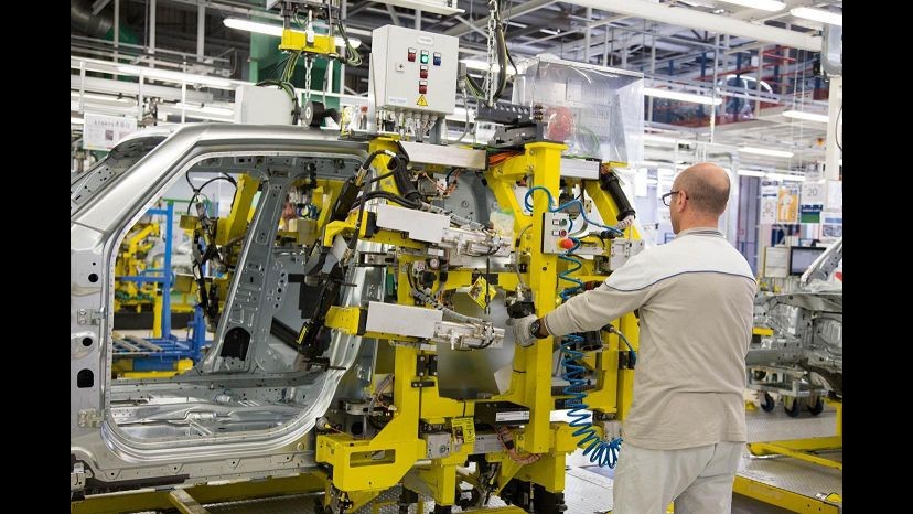 Industria, Istat: Prezzi all’import fermi a ottobre, su anno -5,2%
