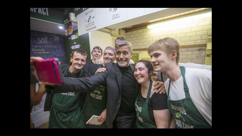 Clooney lancia campagna di beneficenza per Natale in Scozia