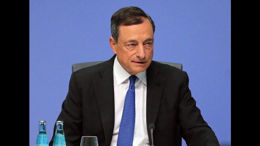 Draghi: Bce pronta a intervenire, ma da sola non basta. Imprese investano