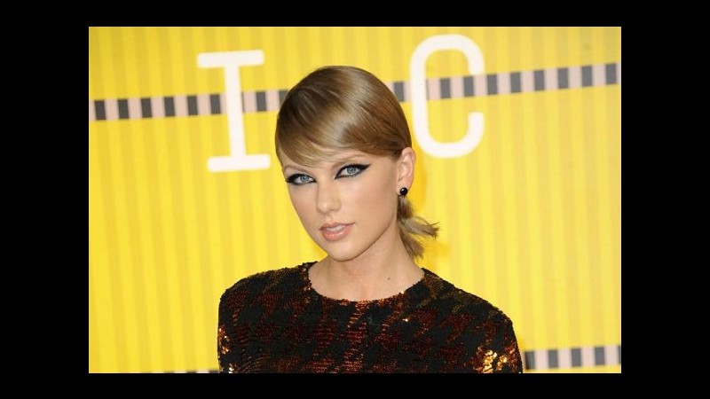 Taylor Swift compie 26 anni: boom di auguri sui social
