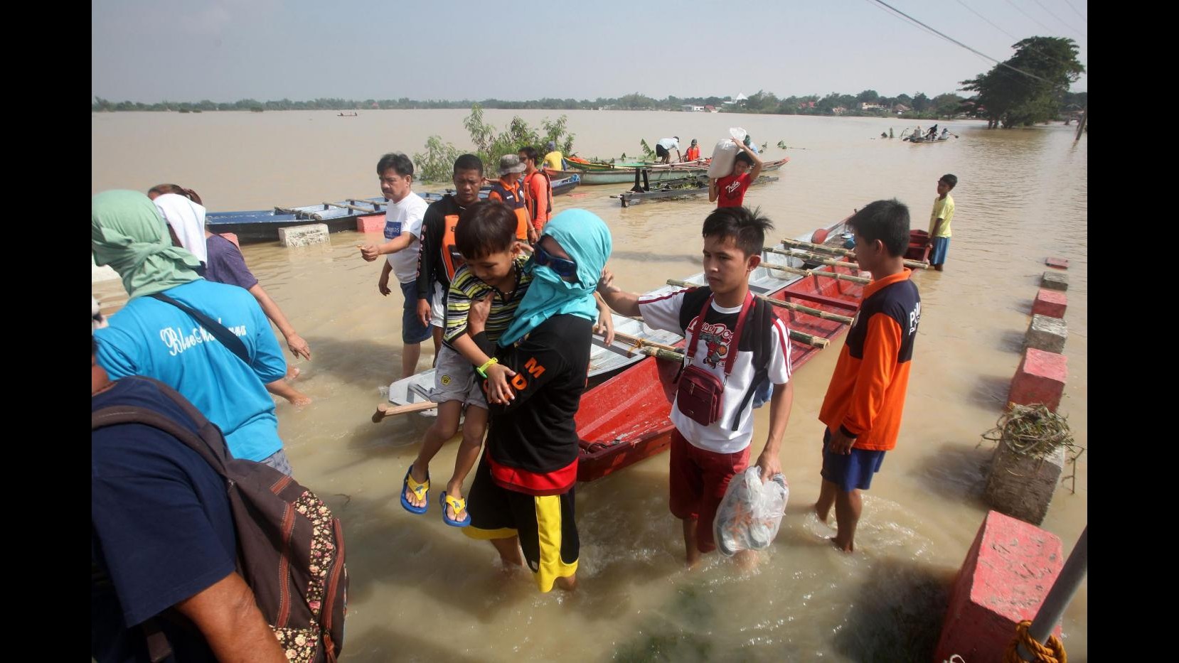 Filippine, 725mila le persone evacuate per l’arrivo del tifone Melor