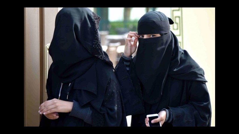 Arabia Saudita, sono più di venti le donne elette: l’1% del totale dei seggi