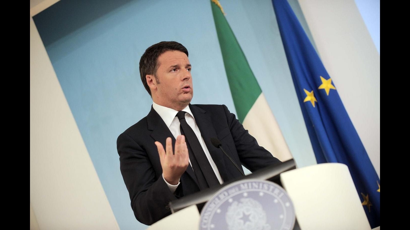 Migranti, Renzi: Ue non fa abbastanza, non basta lavarsi coscienza