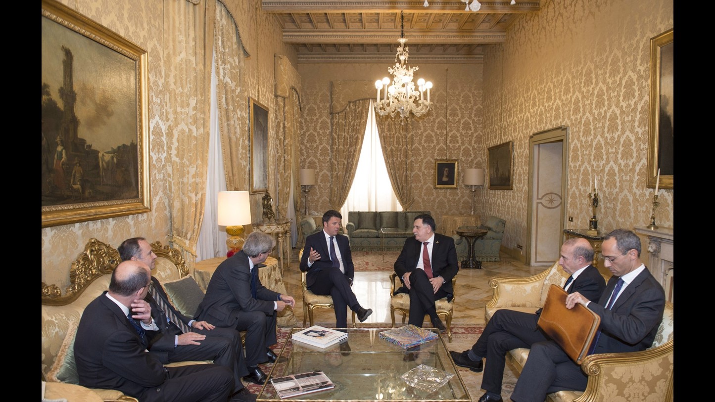 Renzi riceve il primo ministro libico designato: Dall’Italia fiducia e sostegno