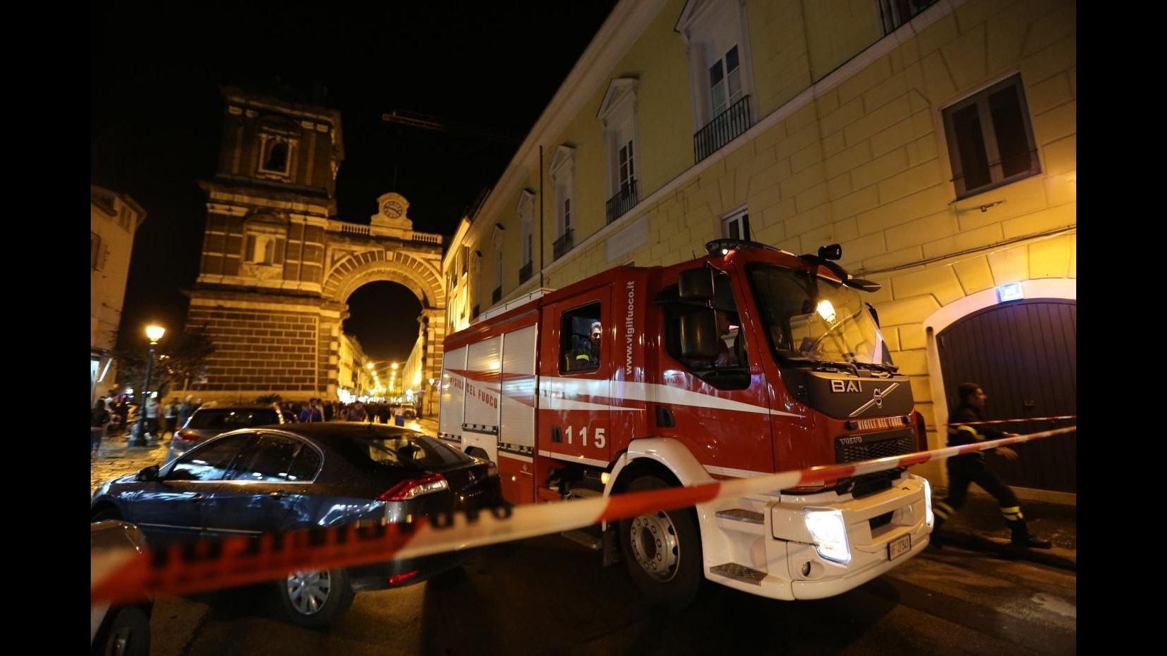 Roma, incendio in un appartamento a Tiburtina: un morto