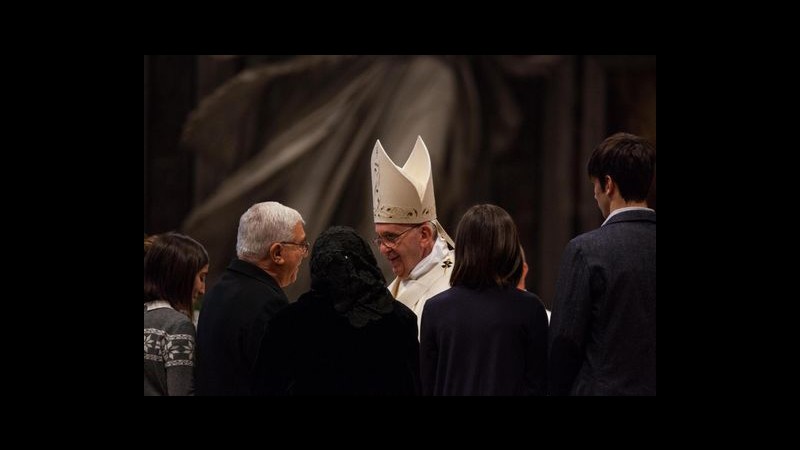Vaticano, Papa Francesco: Non perdiamo fiducia nella famiglia