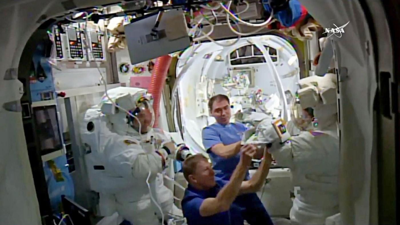 ‘Pronto, pianeta Terra?’: telefona dallo spazio ma sbaglia numero