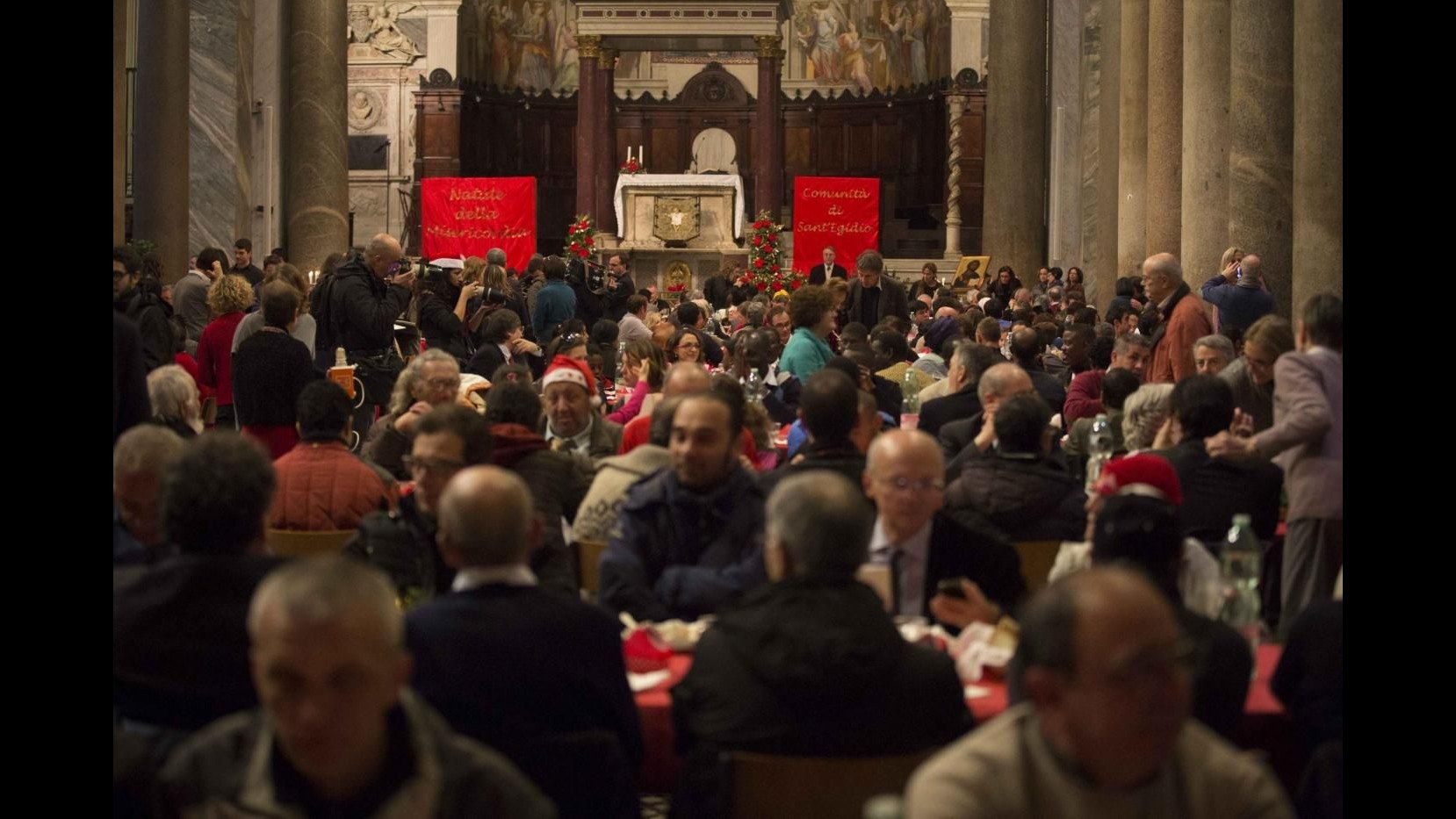 Natale, Parolin a ospiti S.Egidio: Vi porto saluto del Papa, vi vuole bene