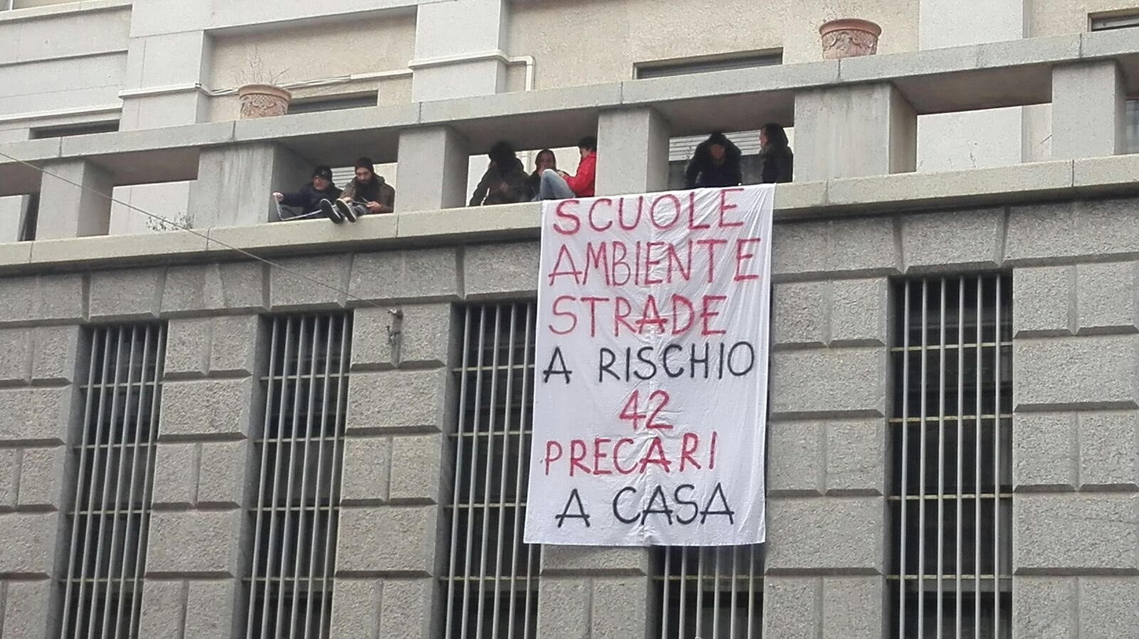 Milano, Natale precario per lavoratori Città metropolitana: novità sui contratti