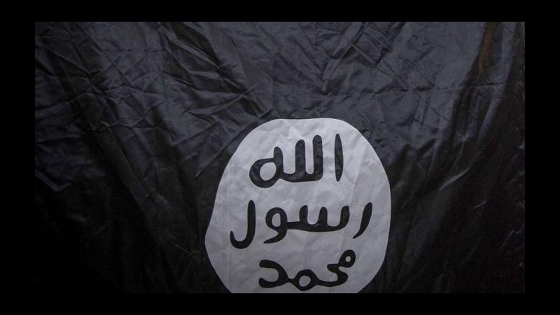 Terrorismo, ricercatrice Palermo: Orgogliosa bandiera nera ma non sto con Isis
