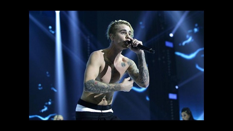 Bieber: A Natale fate beneficenza… contro di me