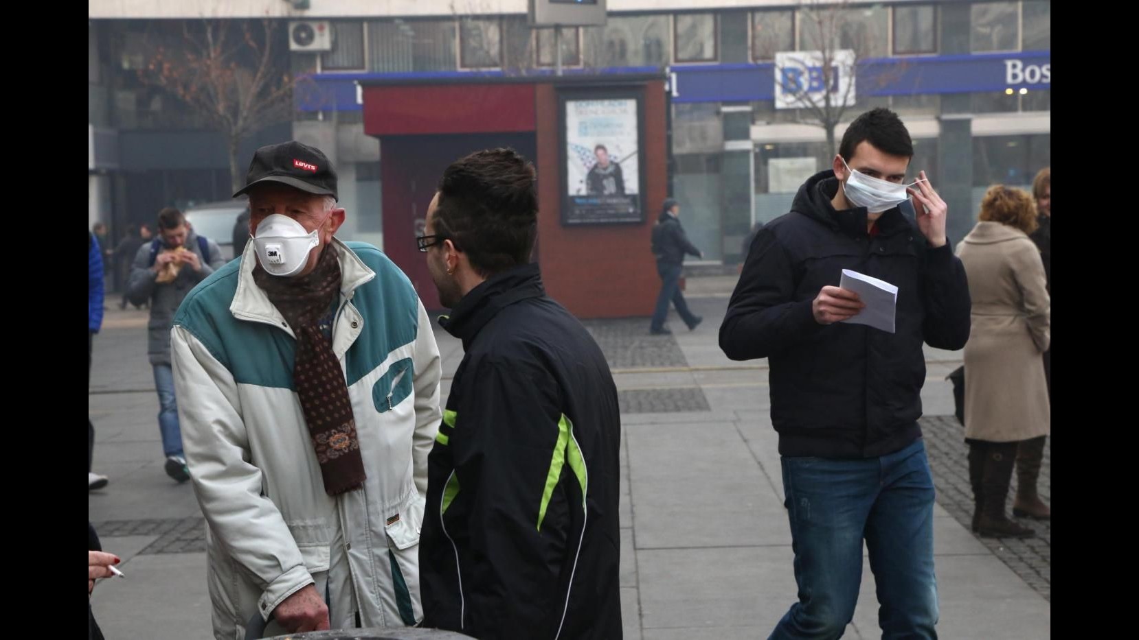 Bosnia, troppo smog in città: a Sarajevo scuole chiuse e voli annullati
