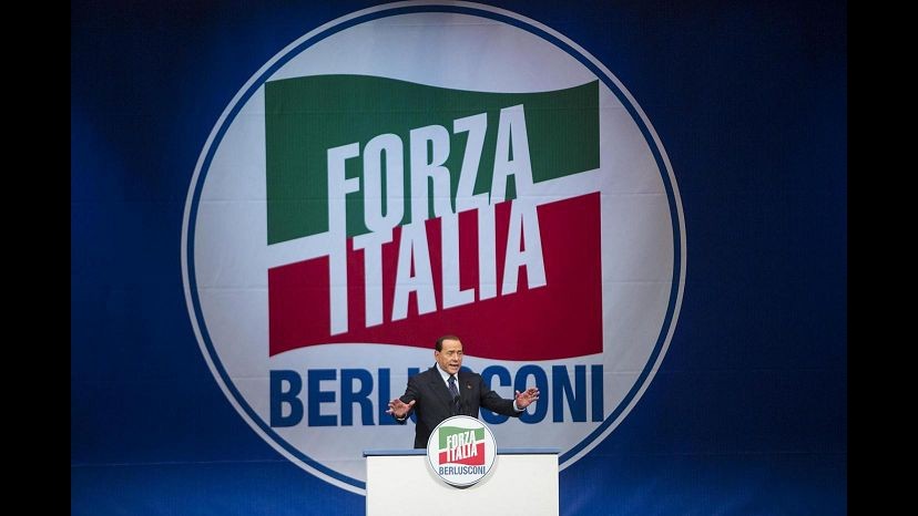 Berlusconi: Non ho voglia, ma sono costretto a restare in politica