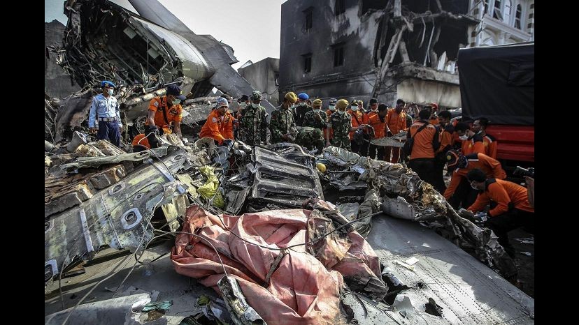 India, aereo forze di frontiera si schianta dopo decollo: 10 morti