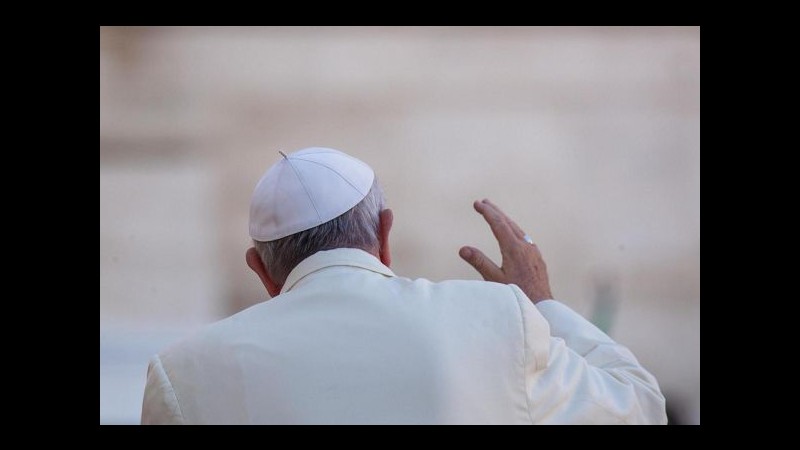 Vaticano, Papa: Guai all’uomo a causa del quale viene lo scandalo