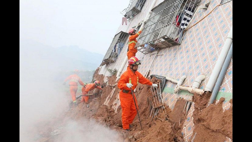 Cina, frana a Shenzhen: si cercano i 91 dispersi, 1.500 sfollati