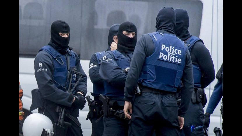 Parigi, blitz nella notte a Bruxelles: due arresti
