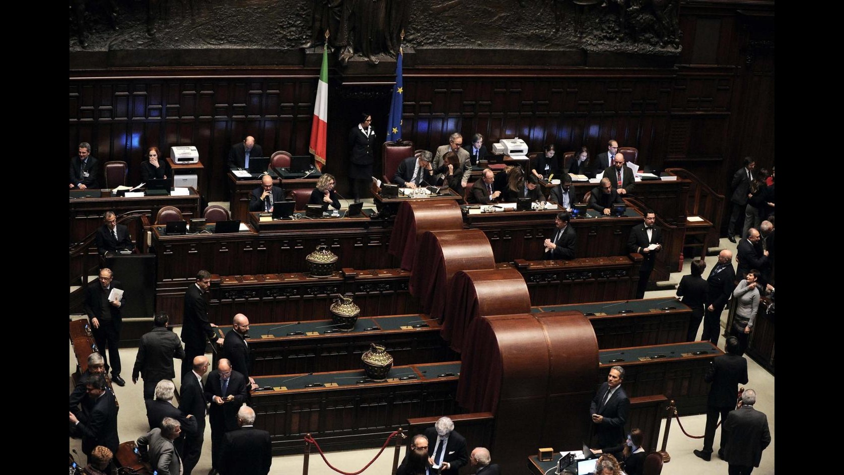 L. Stabilità, nella notte via libera della Camera con 291 sì e 68 no: ora si torna al Senato