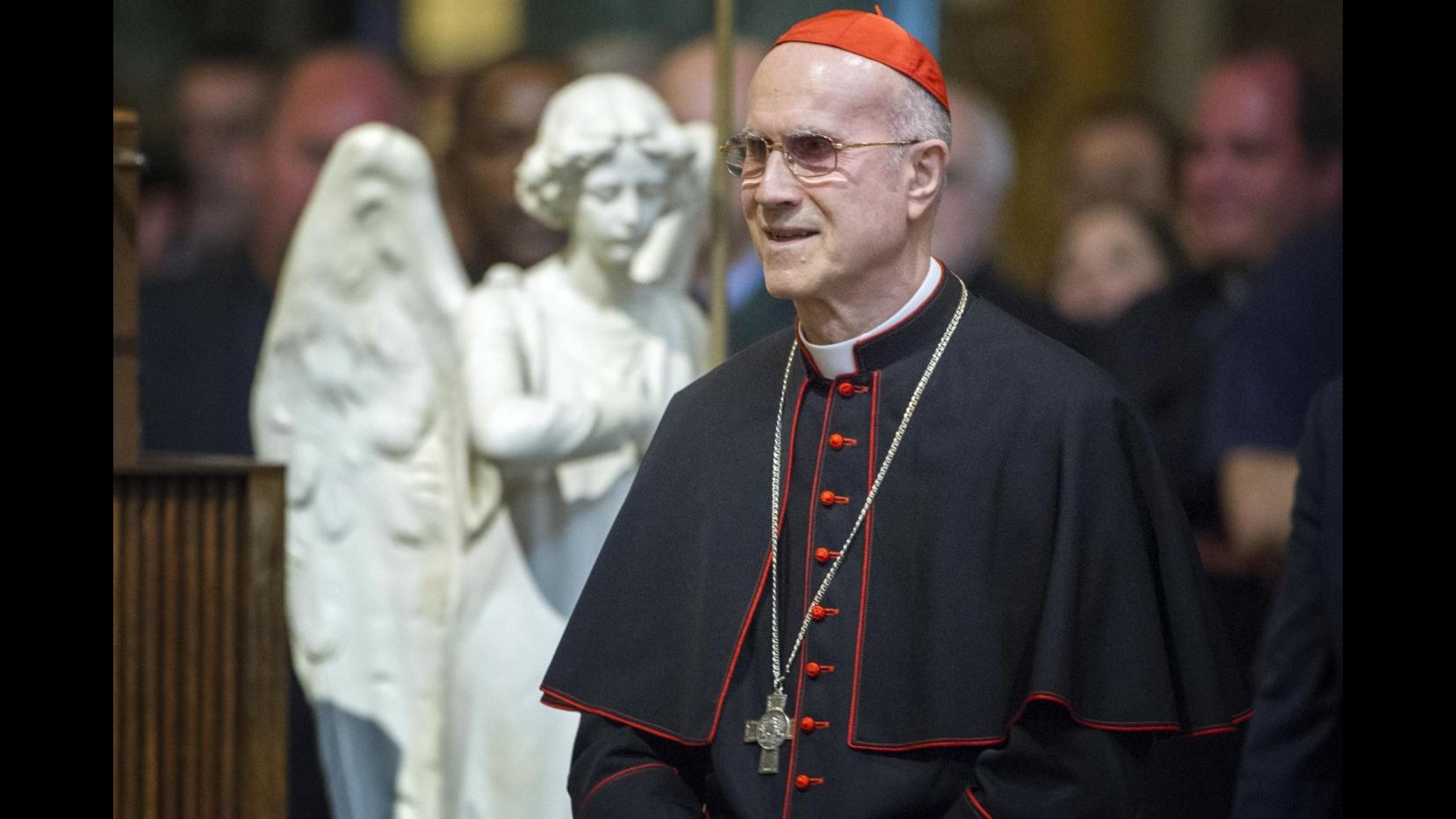 Vaticano, Bertone risarcisce il Bambin Gesù con 150mila euro