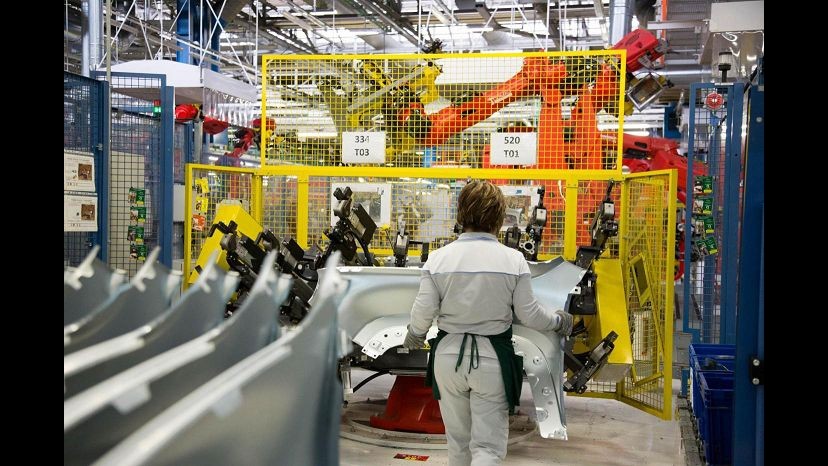 Lavoro, Istat: Retribuzioni contrattuali novembre +0,2% mensile